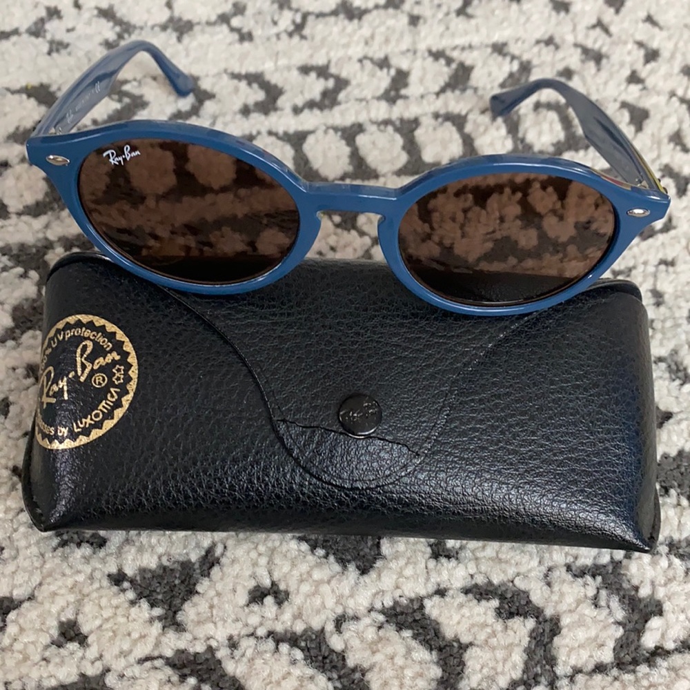 Great Raybans!